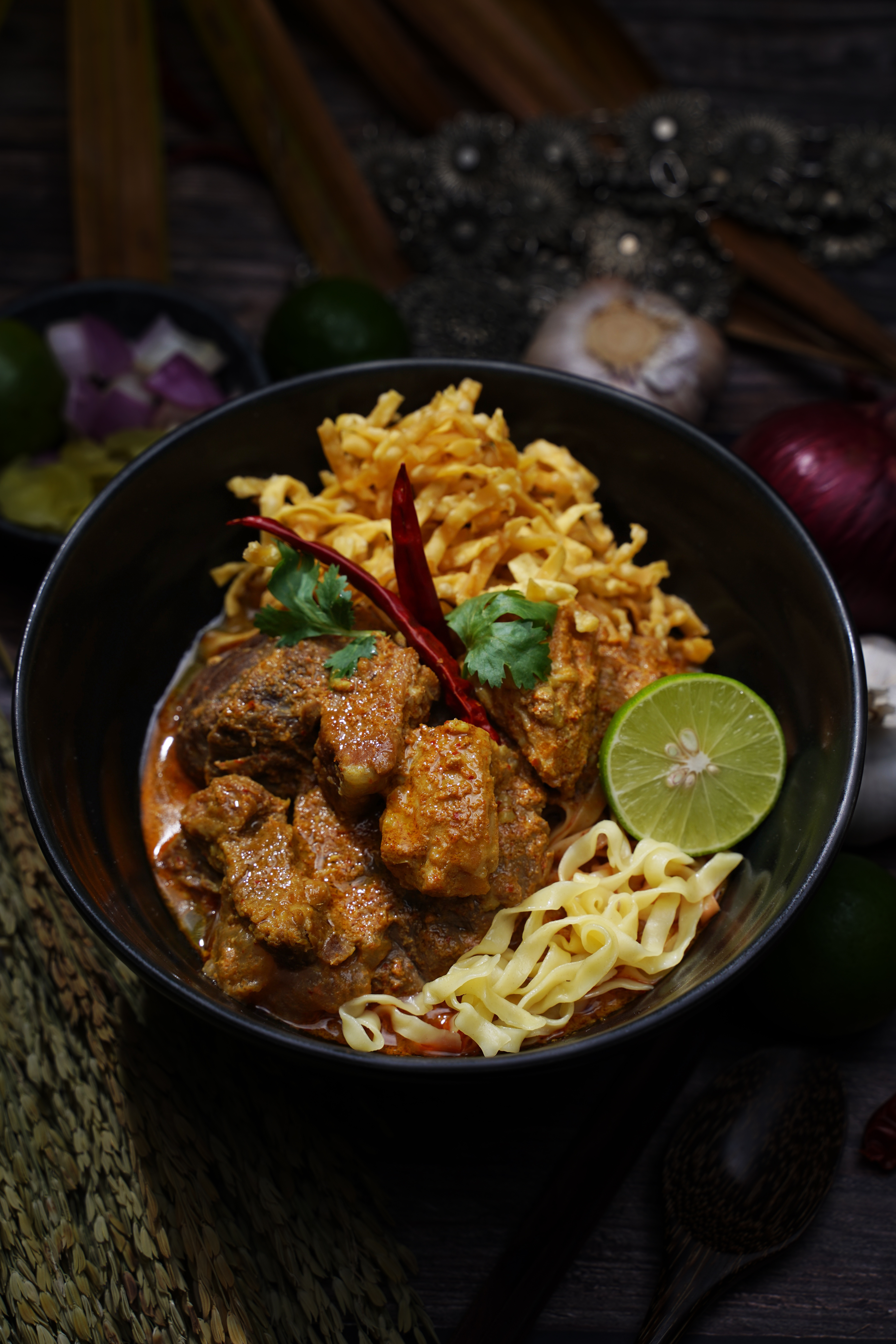 Northern Thai Curry Noodle with Silver Shank